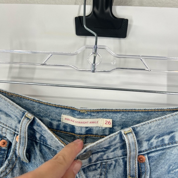 Levi’s Ribcage Straight Ankle Jeans Button Fly Distressed Raw Hem - Picture 3 of 9